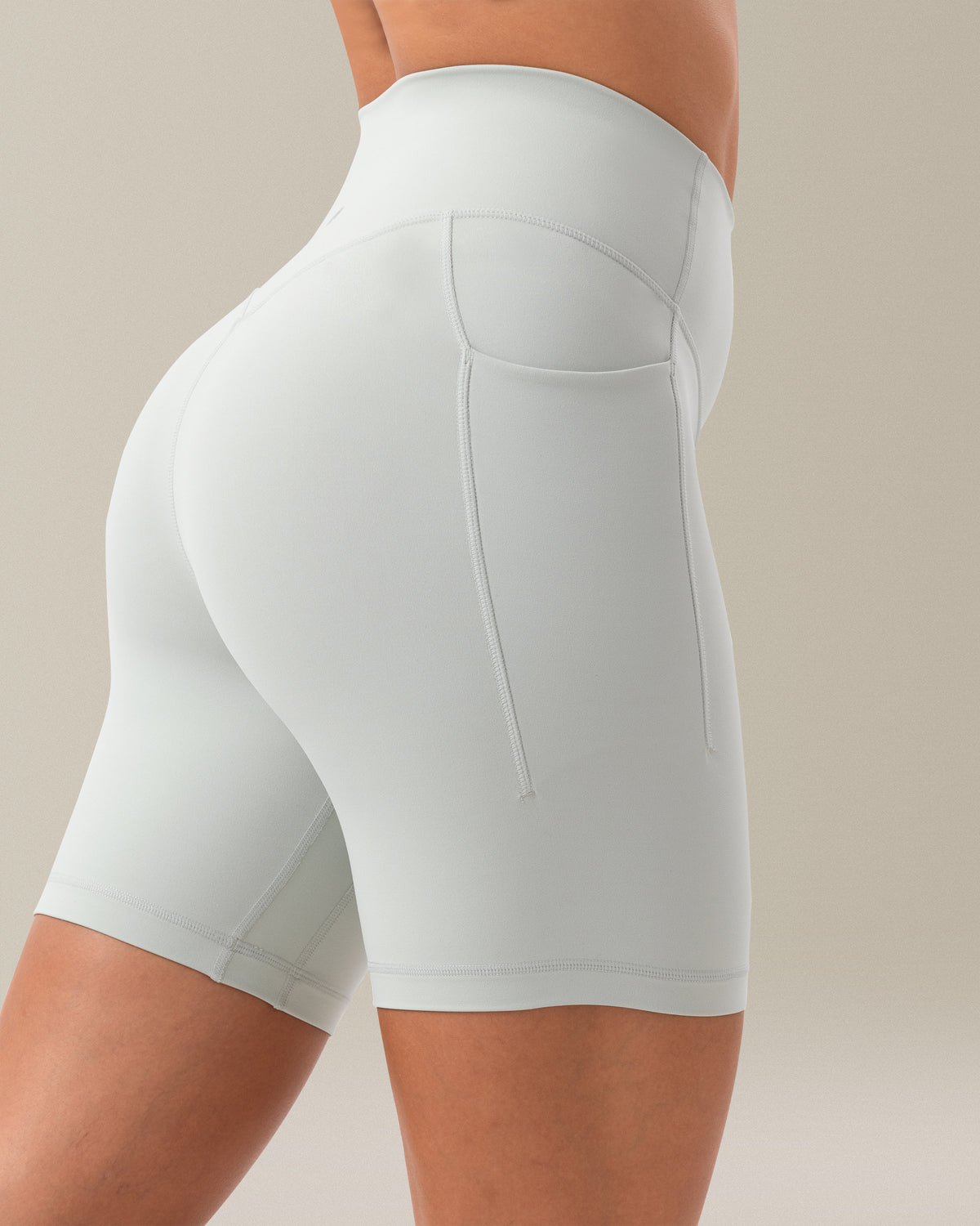 HugMotion 6'' No Front Seam Biker Shorts with Pockets