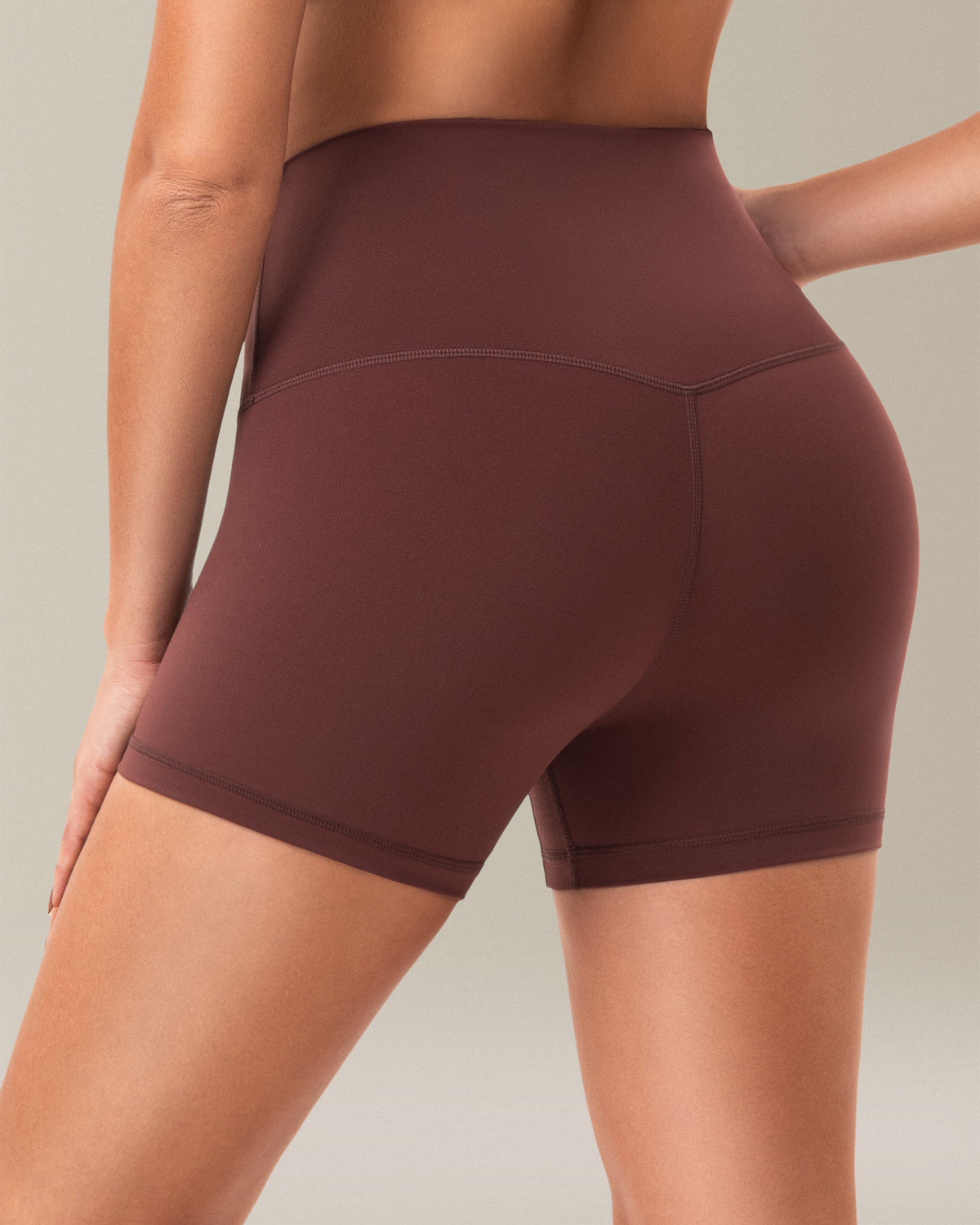 8063 Yunoga No Front Seam High‑Waisted Biker Shorts Brown Stone