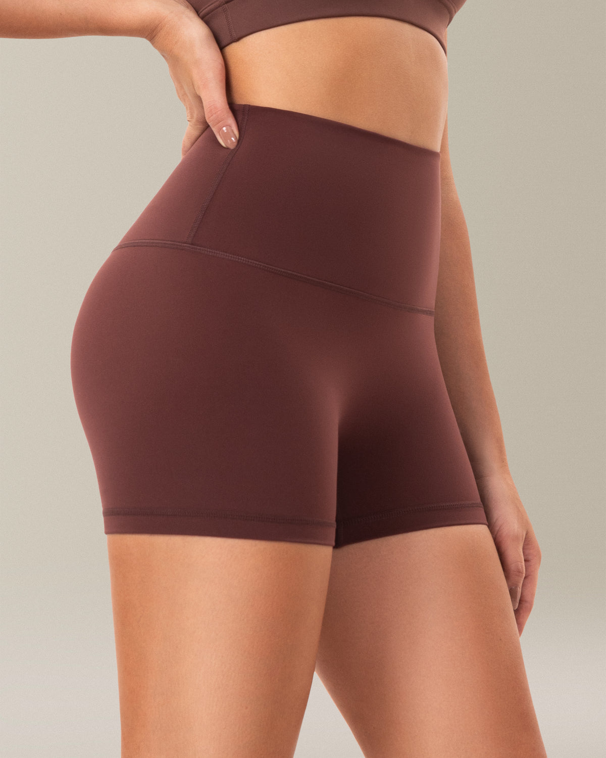 8063 Yunoga No Front Seam High‑Waisted Biker Shorts Brown Stone