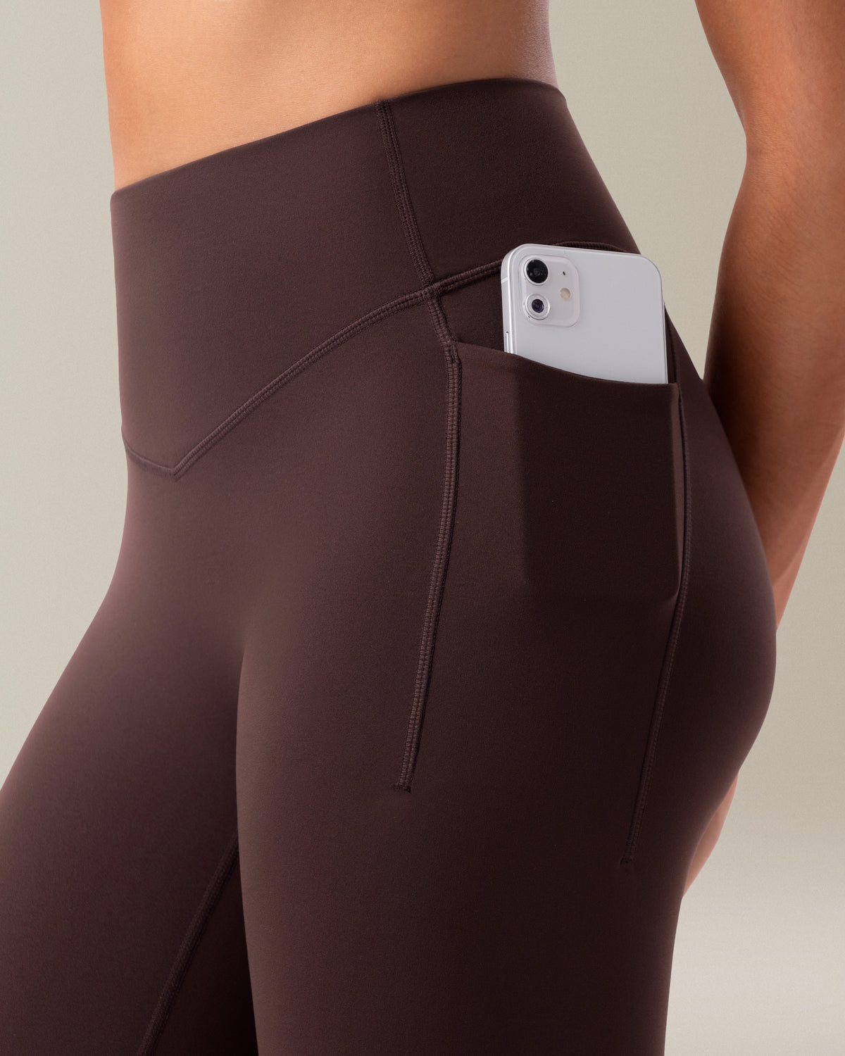 YUNOGA HugMotion No Front Seam Leggings for Women with Pockets - 25 Inches High Waisted Buttery Soft Workout Gym Yoga Pants - Hot Fudge